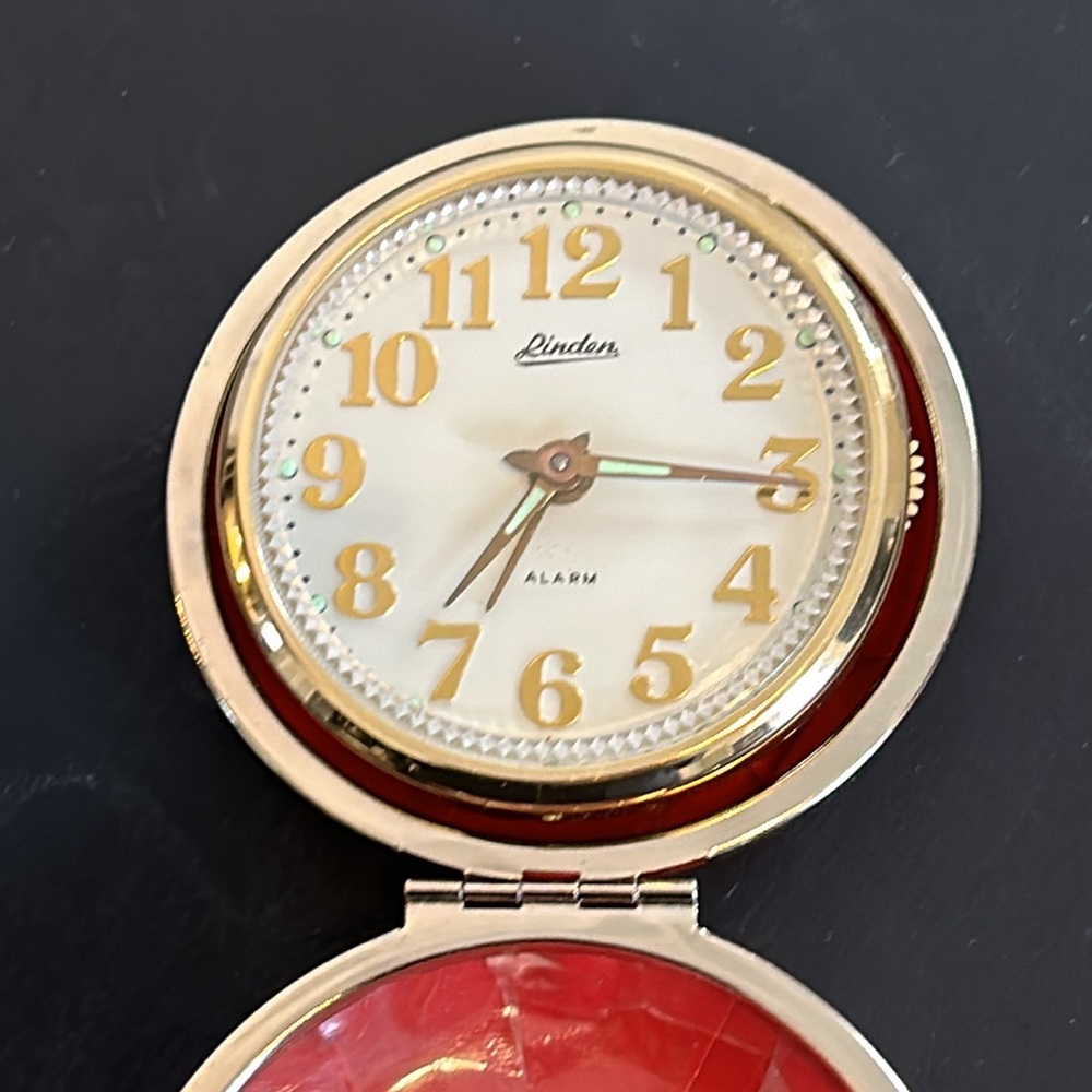 VINTAGE LINDEN ROUND CLOCK - Picture 2 of 8